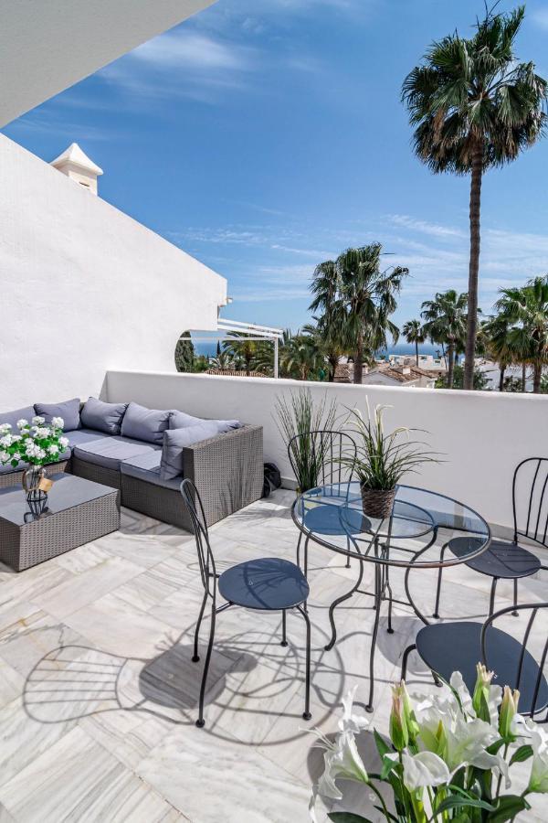 Feriehus Stunning 4-bedroom Townhouse With Breathtaking Views In Marbella